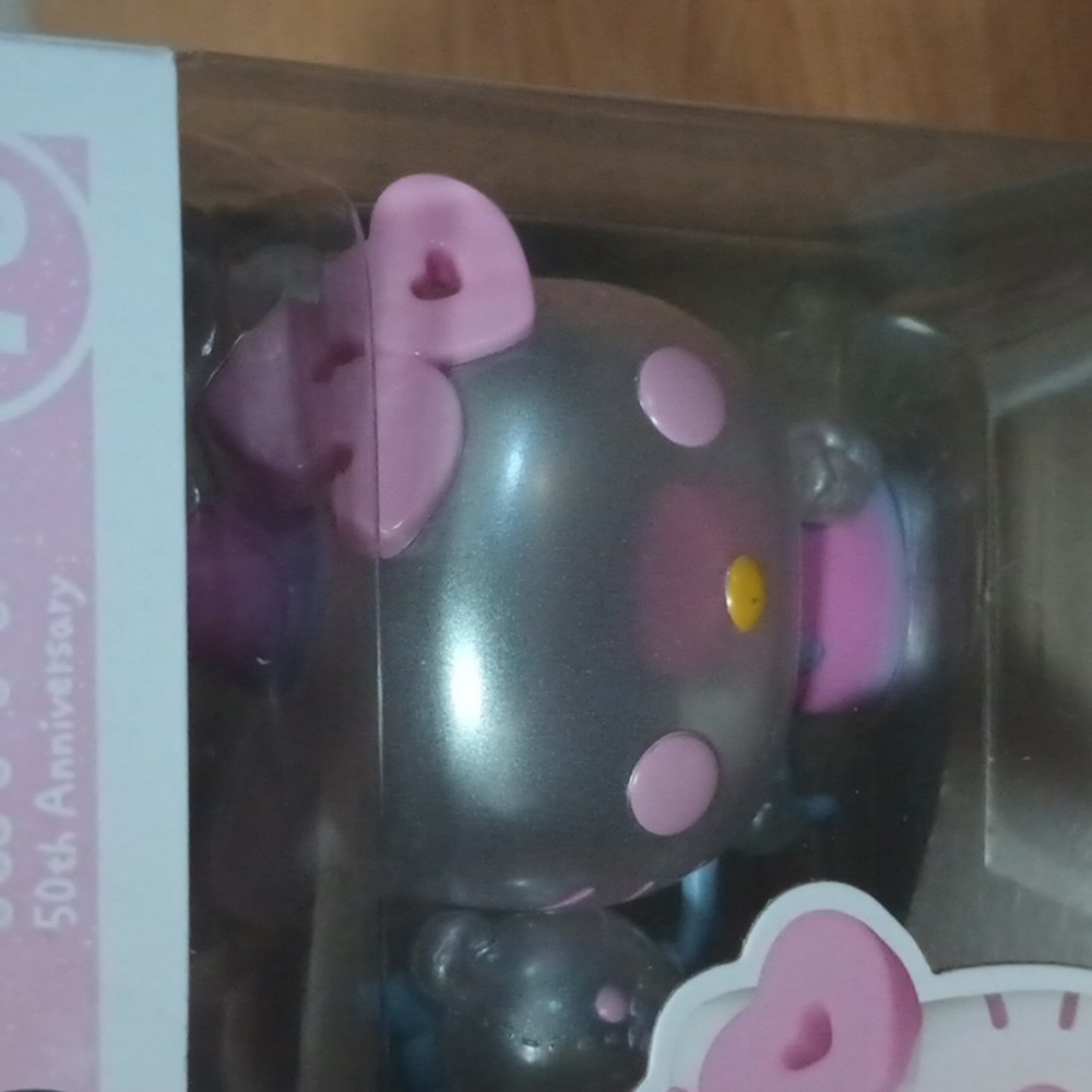 Hello Kitty 50th Anniversary Funko Pop - Picture 5 of 8